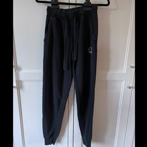 Ivory Ella Jogger- Black